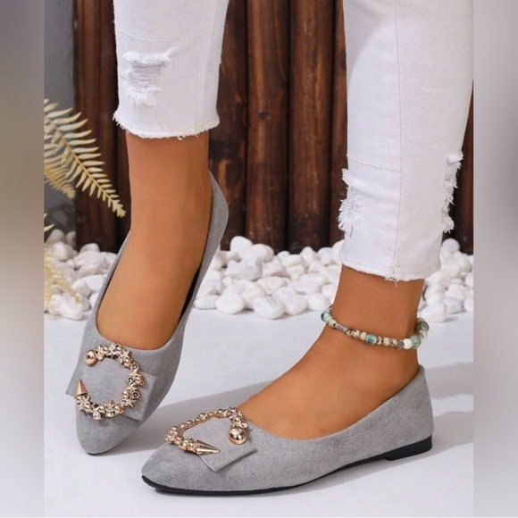 Women's Pointed Toe Fashionable Shallow
Mouth Comfortable Flat Shoes - Picture 4 of 8